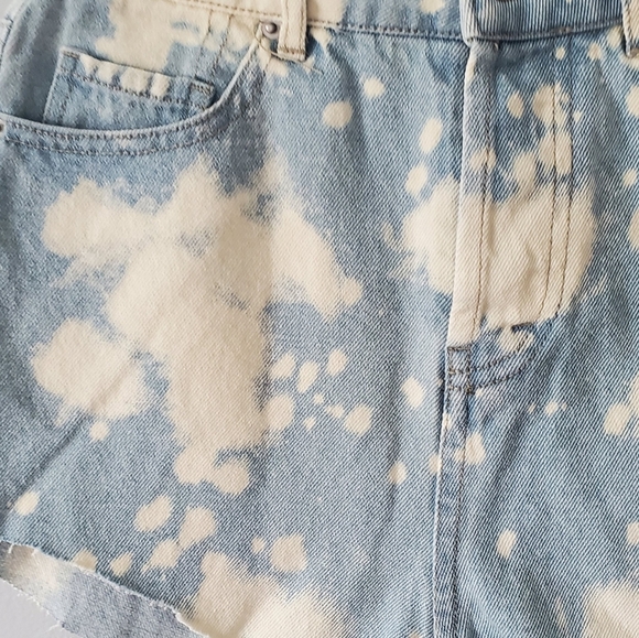 Wild Fable Bleached Denim Jean High Rise Short Shorts Size 0 - Picture 3 of 4
